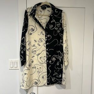 Two toned face patterned dress with pearl buttons